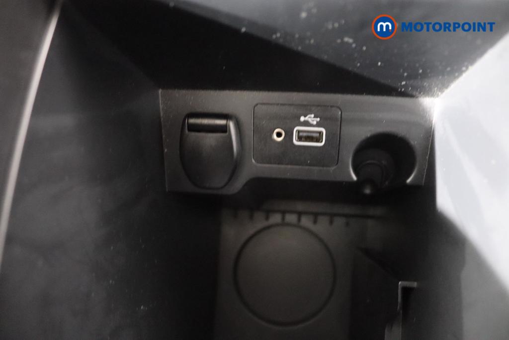 Nissan Qashqai N-Connecta Manual Petrol SUV - Stock Number (1492943) - 19th supplementary image