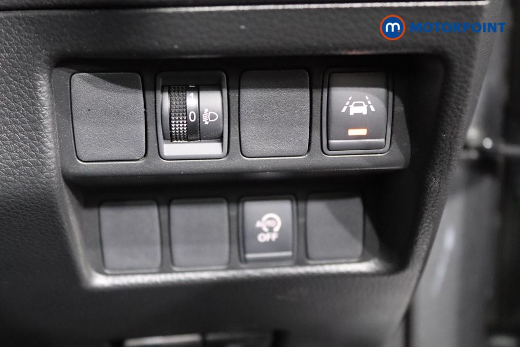 Nissan Qashqai N-Connecta Manual Petrol SUV - Stock Number (1492943) - 22nd supplementary image