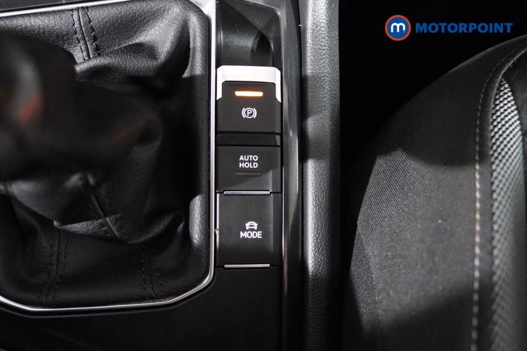 Volkswagen Tiguan Active Manual Petrol SUV - Stock Number (1490031) - 18th supplementary image