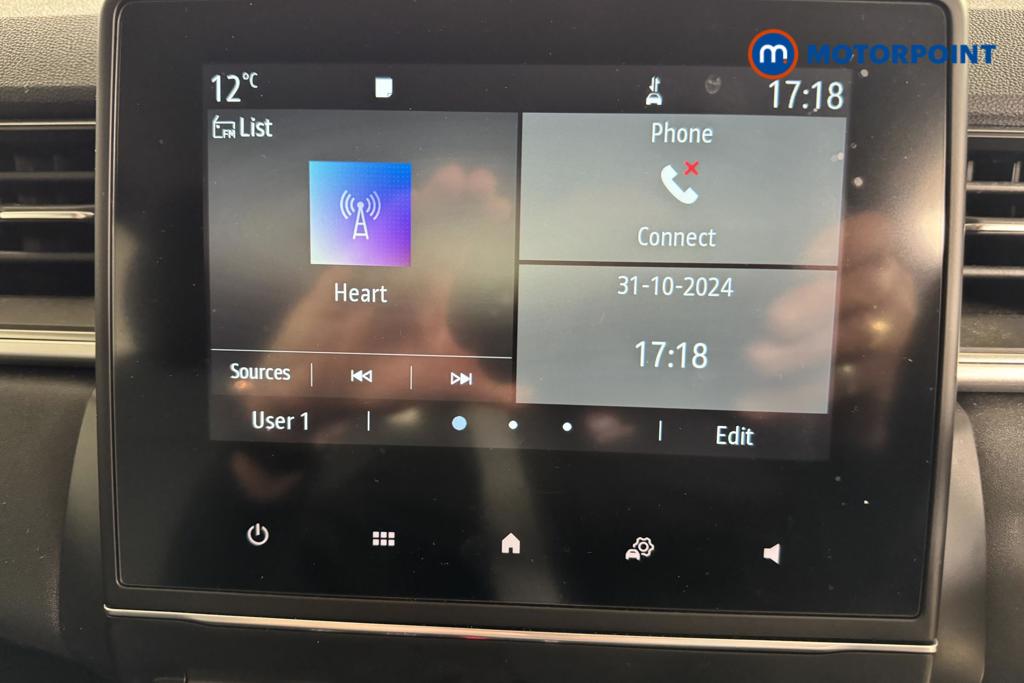 Renault Captur Play Manual Petrol SUV - Stock Number (1493409) - 2nd supplementary image