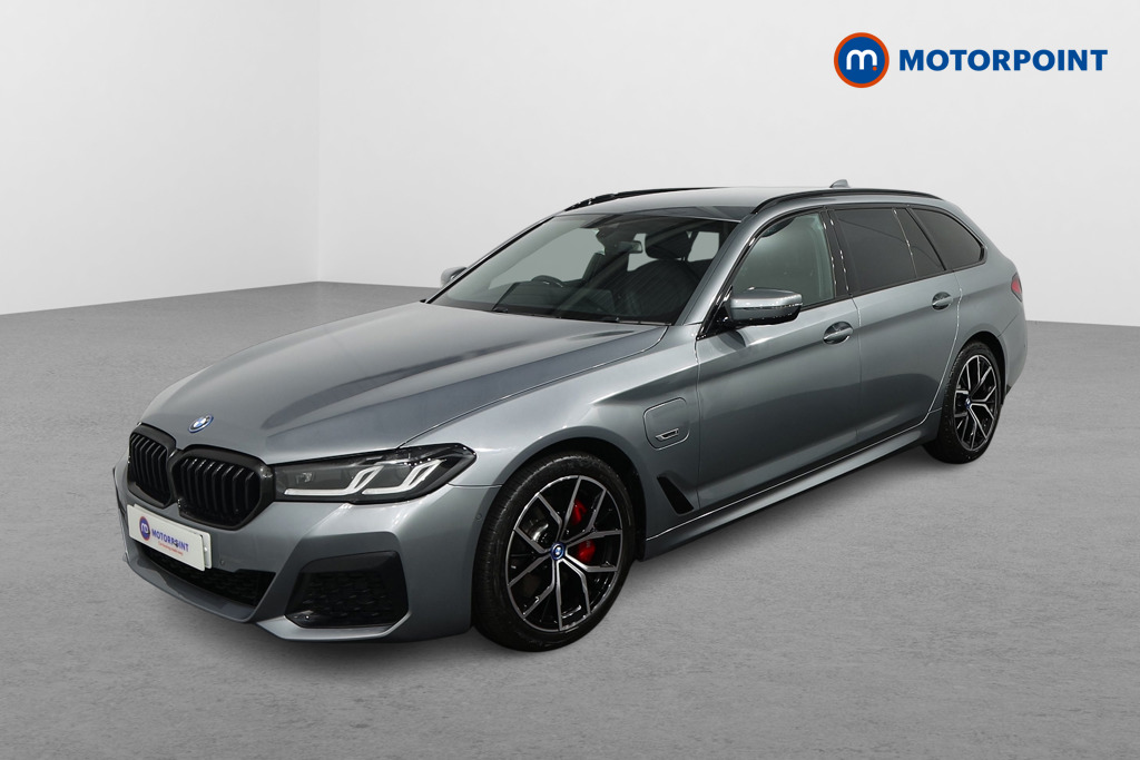 BMW 5 Series M Sport Automatic Petrol Plug-In Hybrid Estate - Stock Number (1498883) - Passenger side front corner