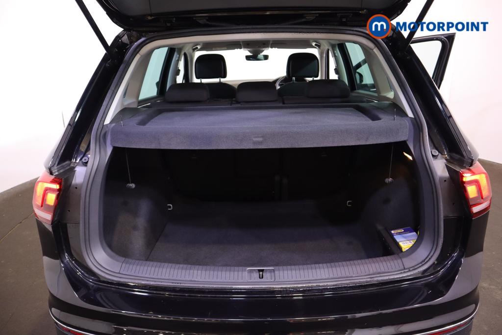 Volkswagen Tiguan Life Manual Petrol SUV - Stock Number (1487943) - 12th supplementary image