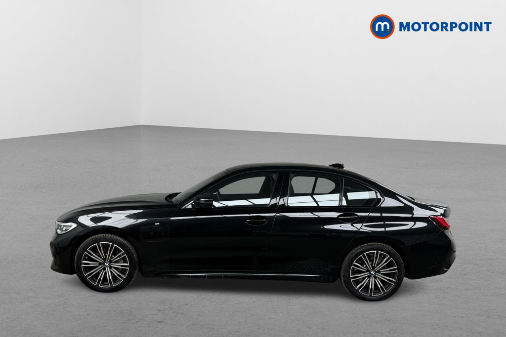 BMW 3 Series M Sport Automatic Petrol Plug-In Hybrid Saloon - Stock Number (1496686) - Passenger side rear corner