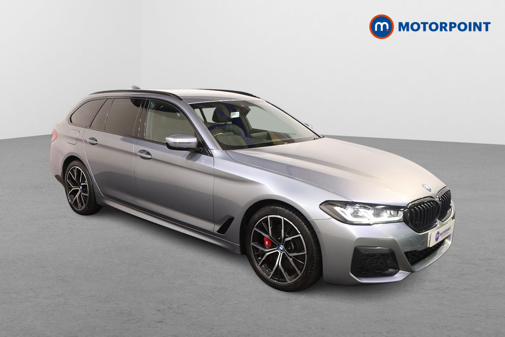 BMW 5 Series M Sport Automatic Petrol Plug-In Hybrid Estate - Stock Number (1497968) - Drivers side front corner