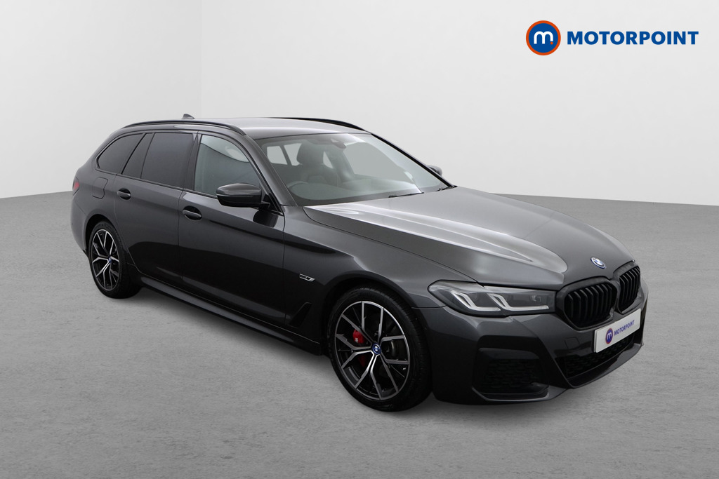 BMW 5 Series M Sport Automatic Petrol Plug-In Hybrid Estate - Stock Number (1499024) - Drivers side front corner