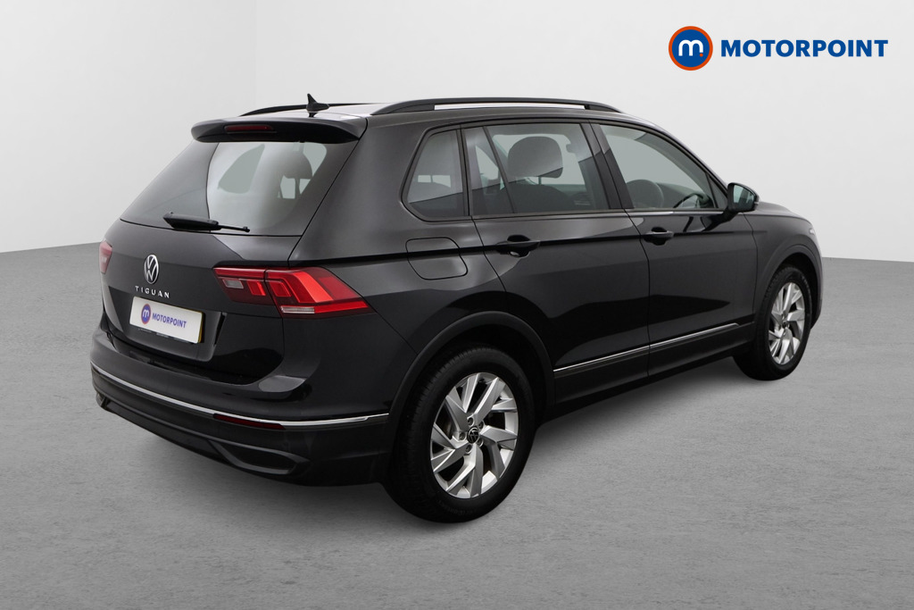 Volkswagen Tiguan Life Automatic Petrol SUV - Stock Number (1493421) - Drivers side rear corner