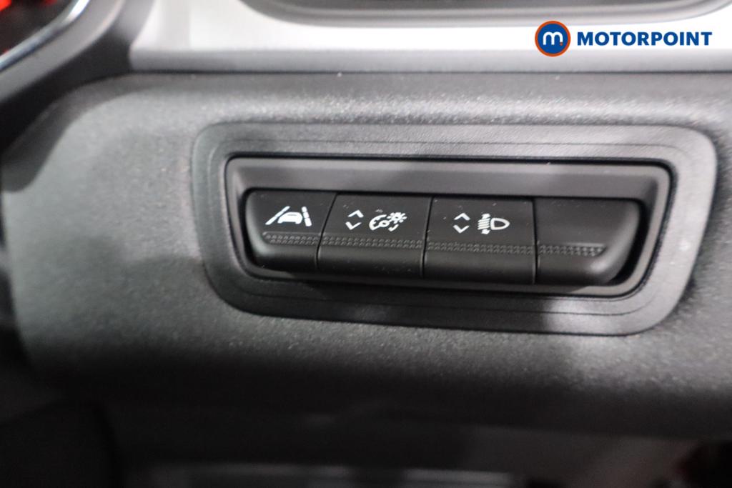 Renault Captur Iconic Manual Petrol SUV - Stock Number (1495432) - 12th supplementary image