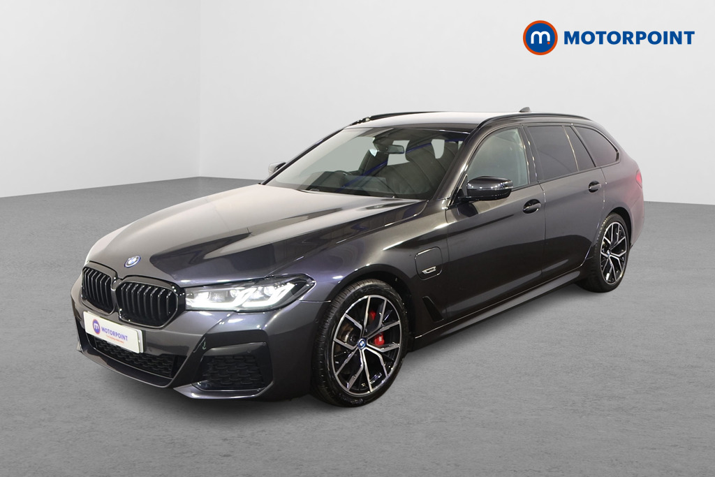 BMW 5 Series M Sport Automatic Petrol Plug-In Hybrid Estate - Stock Number (1497492) - Passenger side front corner