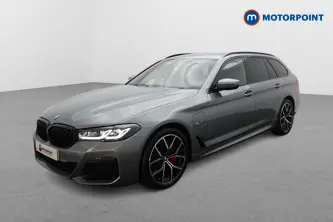 BMW 5 Series M Sport Automatic Petrol Plug-In Hybrid Estate - Stock Number (1497508) - Passenger side front corner