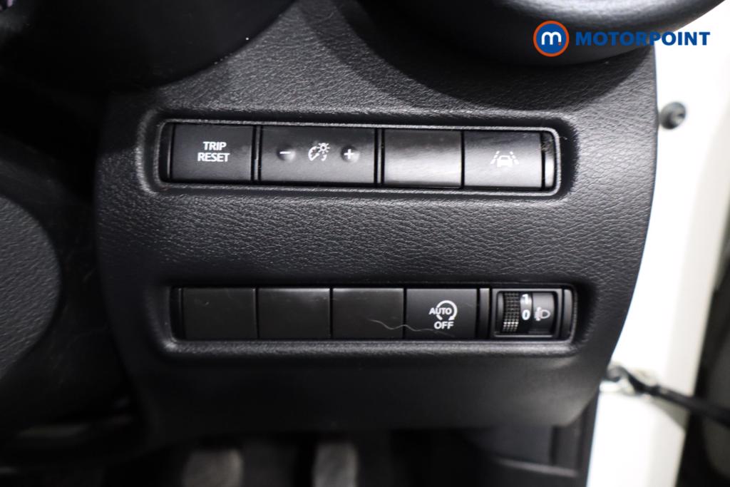 Nissan Juke N-Connecta Manual Petrol SUV - Stock Number (1488334) - 16th supplementary image