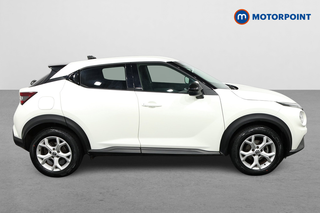 Nissan Juke N-Connecta Manual Petrol SUV - Stock Number (1488334) - Drivers side