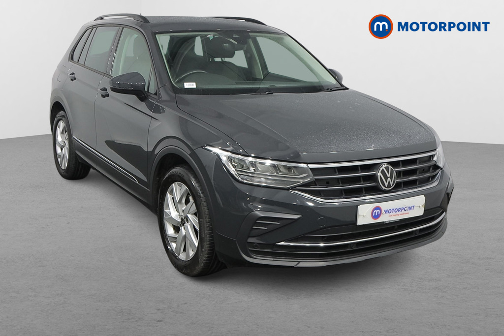 Volkswagen Tiguan Life Automatic Petrol SUV - Stock Number (1497092) - Passenger side rear corner