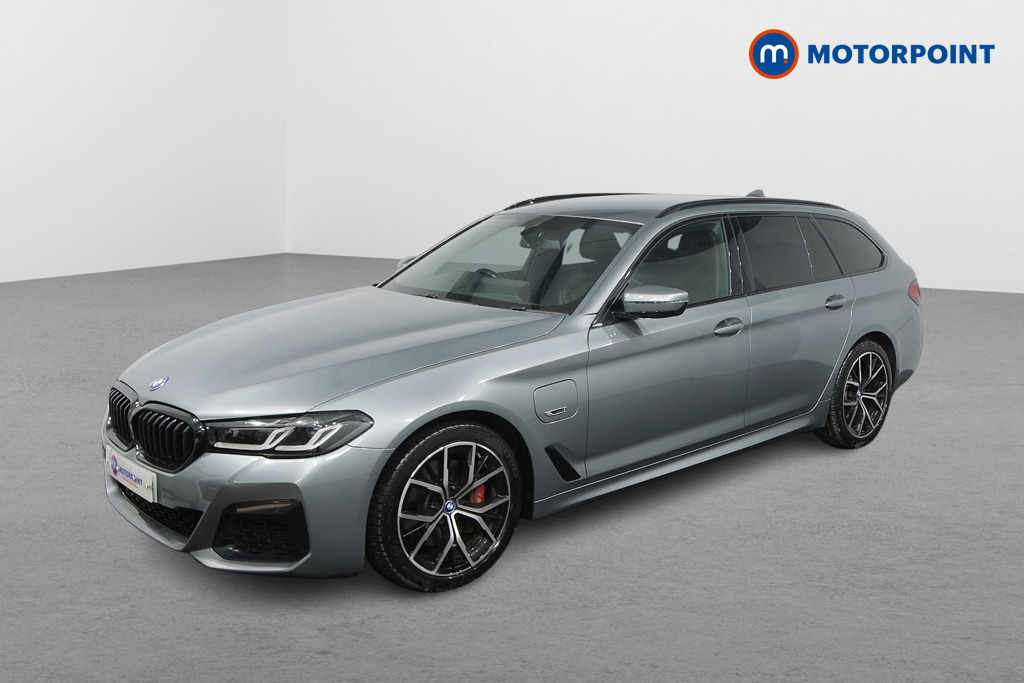 BMW 5 Series M Sport Automatic Petrol Plug-In Hybrid Estate - Stock Number (1498874) - Passenger side front corner