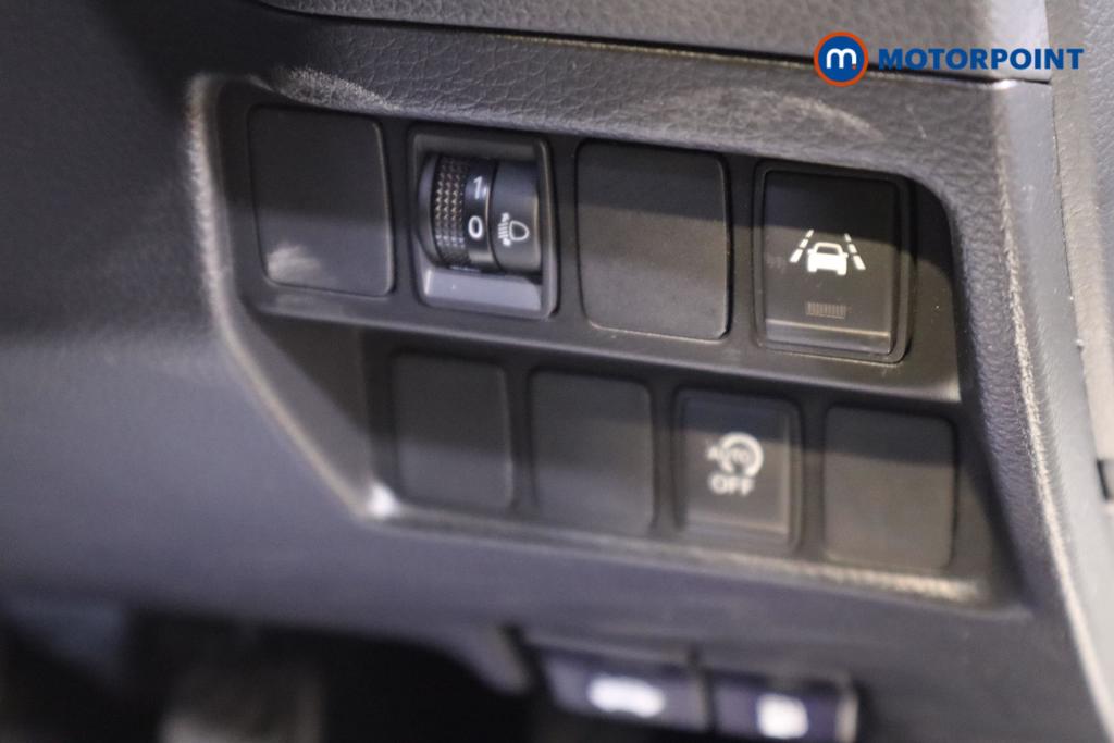 Nissan Qashqai N-Connecta Manual Petrol SUV - Stock Number (1488601) - 17th supplementary image