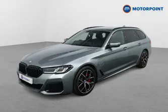 BMW 5 Series M Sport Automatic Petrol Plug-In Hybrid Estate - Stock Number (1498870) - Passenger side front corner