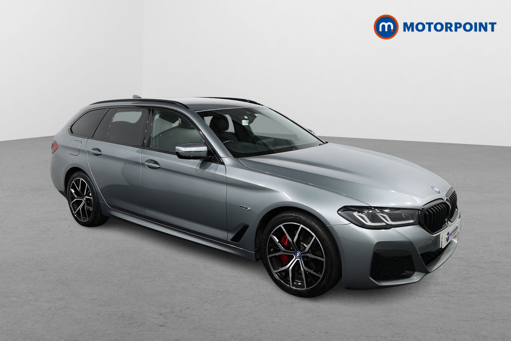 BMW 5 Series M Sport Automatic Petrol Plug-In Hybrid Estate - Stock Number (1499747) - Drivers side front corner