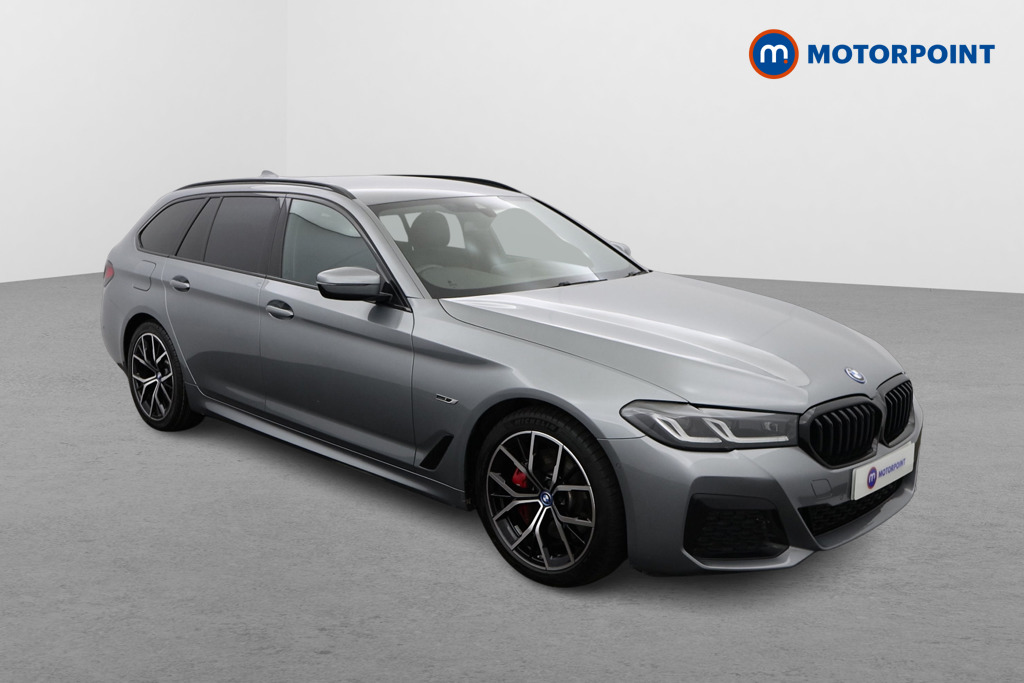 BMW 5 Series M Sport Automatic Petrol Plug-In Hybrid Estate - Stock Number (1499749) - Drivers side front corner