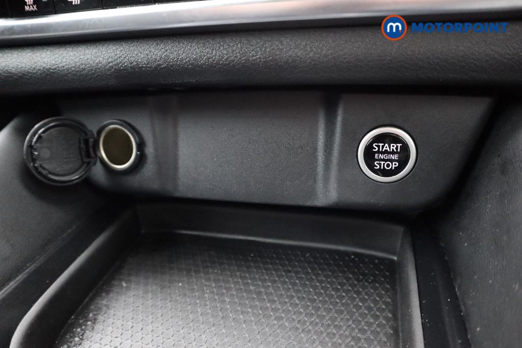 Nissan Qashqai N-Connecta Manual Petrol SUV - Stock Number (1499645) - 12th supplementary image