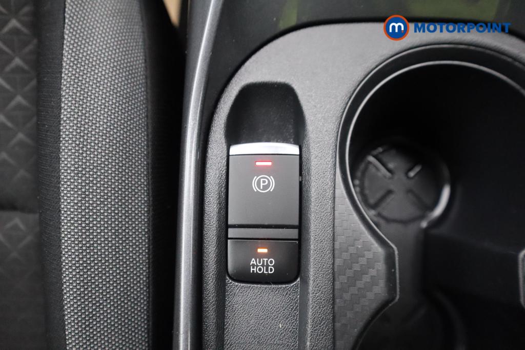 Nissan Juke N-Connecta Manual Petrol SUV - Stock Number (1501193) - 15th supplementary image