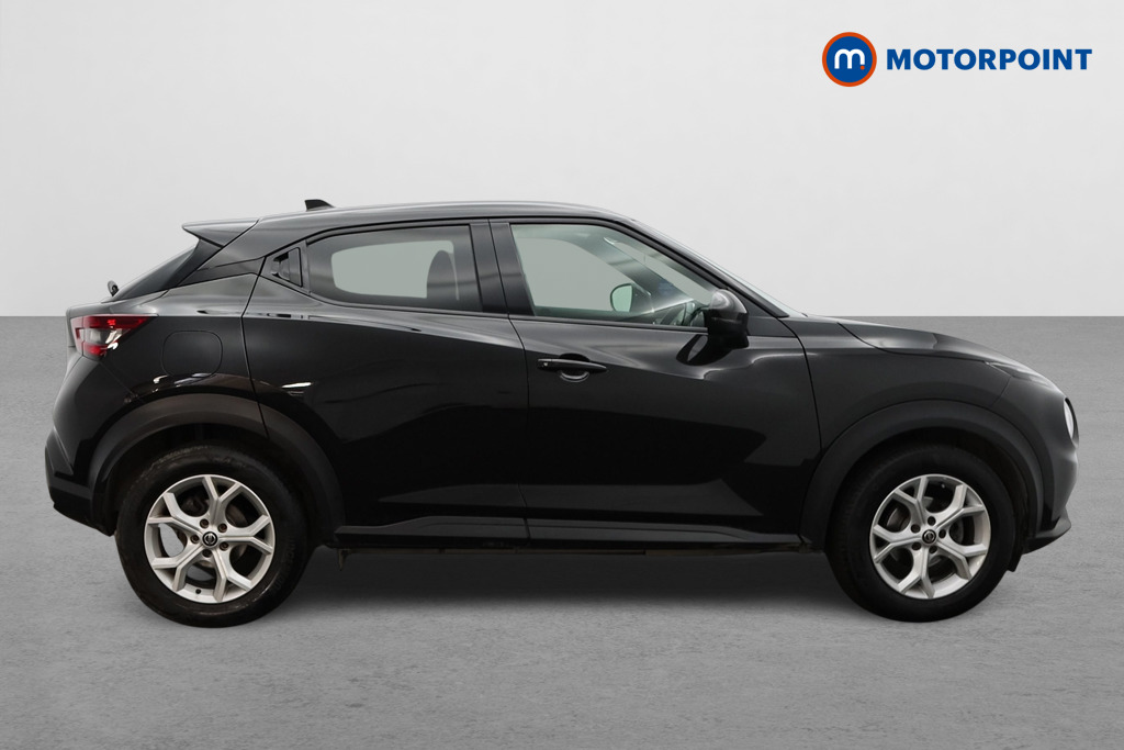 Nissan Juke N-Connecta Manual Petrol SUV - Stock Number (1497844) - Drivers side