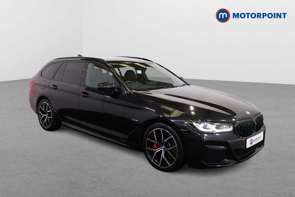 BMW 5 Series M Sport Automatic Petrol Plug-In Hybrid Estate - Stock Number (1497966) - Drivers side front corner