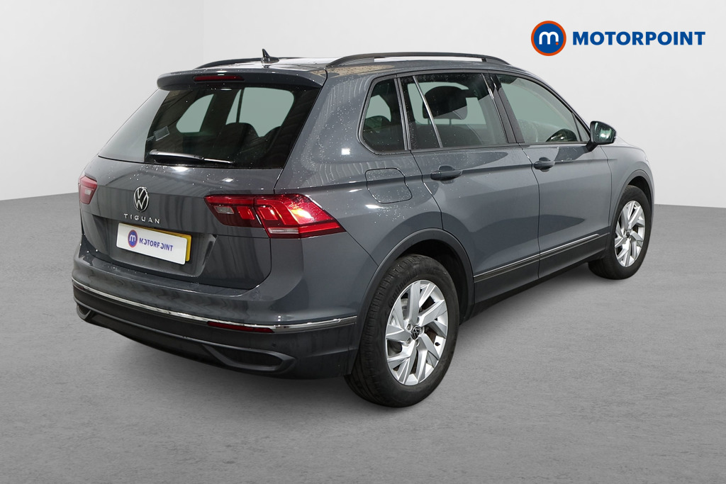 Volkswagen Tiguan Life Manual Petrol SUV - Stock Number (1498646) - Drivers side rear corner