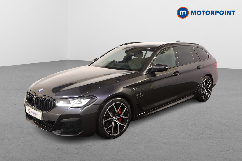 BMW 5 Series M Sport Automatic Petrol Plug-In Hybrid Estate - Stock Number (1499850) - Passenger side front corner