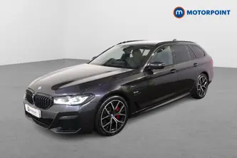 BMW 5 Series M Sport Automatic Petrol Plug-In Hybrid Estate - Stock Number (1499852) - Passenger side front corner