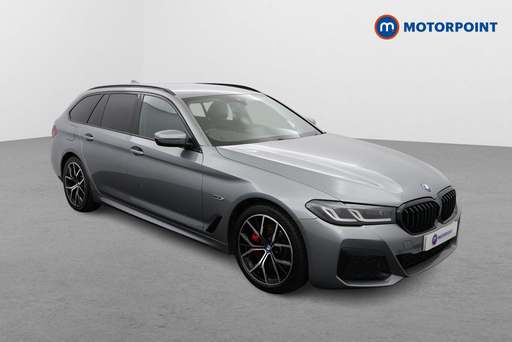 BMW 5 Series M Sport Automatic Petrol Plug-In Hybrid Estate - Stock Number (1499749) - Drivers side front corner