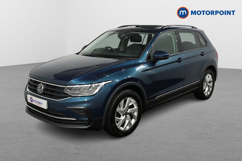 Volkswagen Tiguan Life Manual Petrol SUV - Stock Number (1500058) - Passenger side front corner