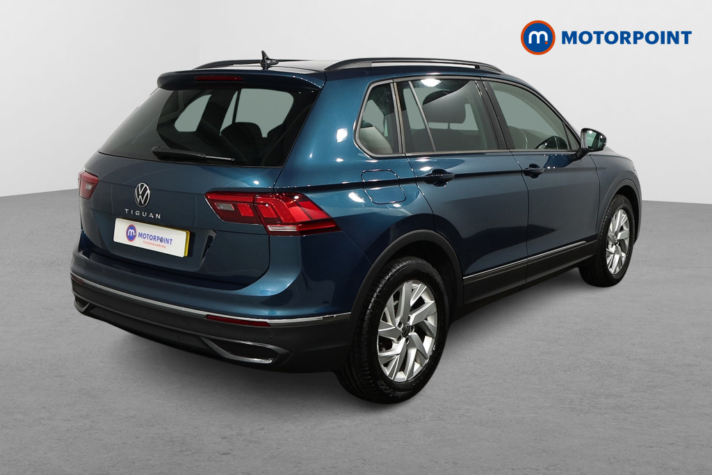 Volkswagen Tiguan Life Manual Petrol SUV - Stock Number (1500058) - Drivers side rear corner