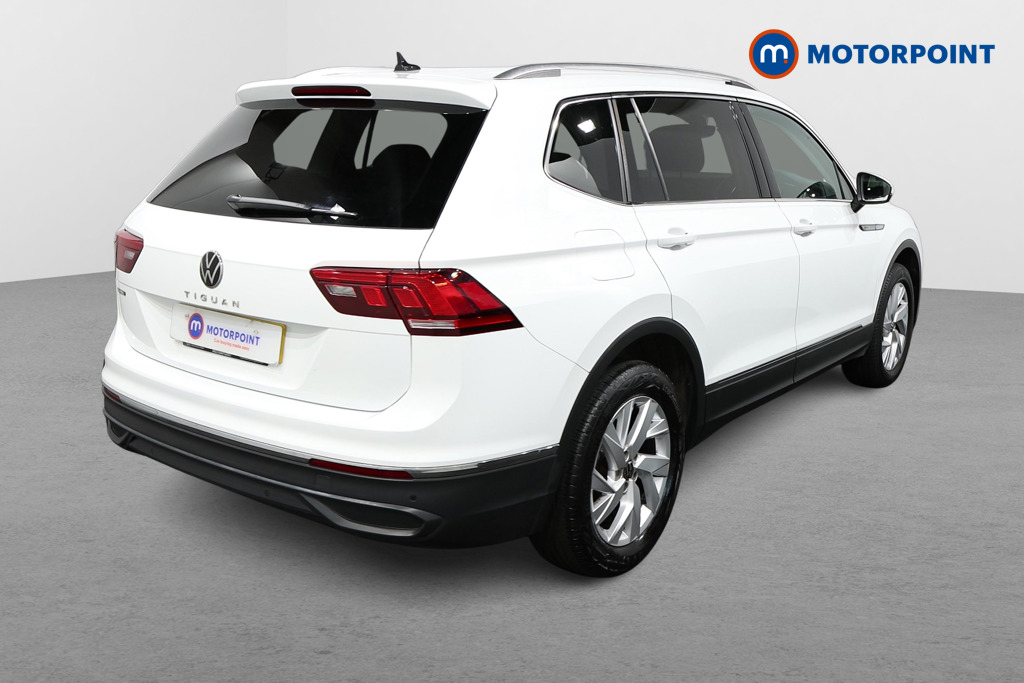 Volkswagen Tiguan Allspace Life Automatic Petrol SUV - Stock Number (1502194) - Drivers side rear corner