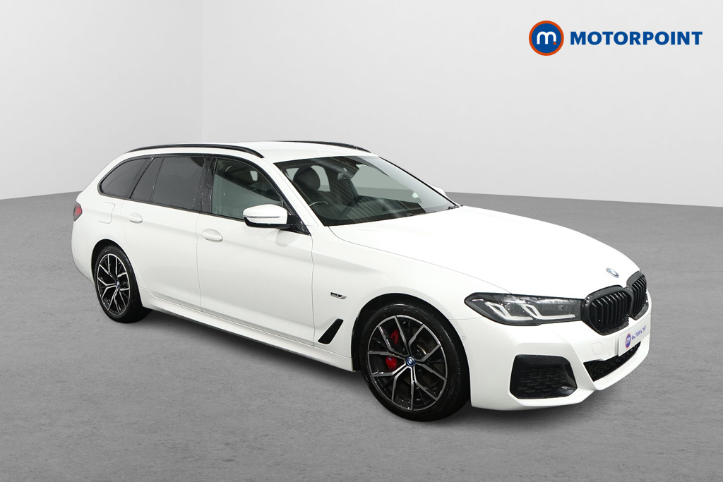 BMW 5 Series M Sport Automatic Petrol Plug-In Hybrid Estate - Stock Number (1498868) - Drivers side front corner