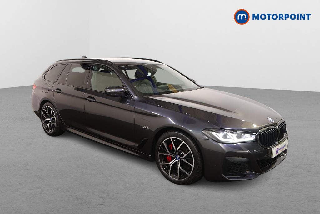 BMW 5 Series M Sport Automatic Petrol Plug-In Hybrid Estate - Stock Number (1498869) - Drivers side front corner