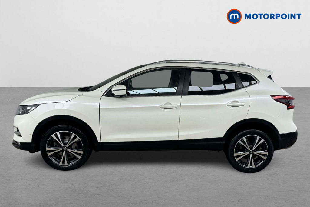 Nissan Qashqai N-Connecta Manual Petrol SUV - Stock Number (1500622) - Passenger side