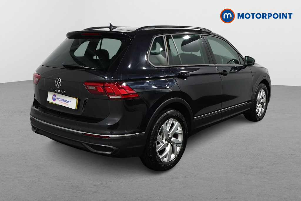 Volkswagen Tiguan Life Automatic Petrol SUV - Stock Number (1501813) - Drivers side rear corner