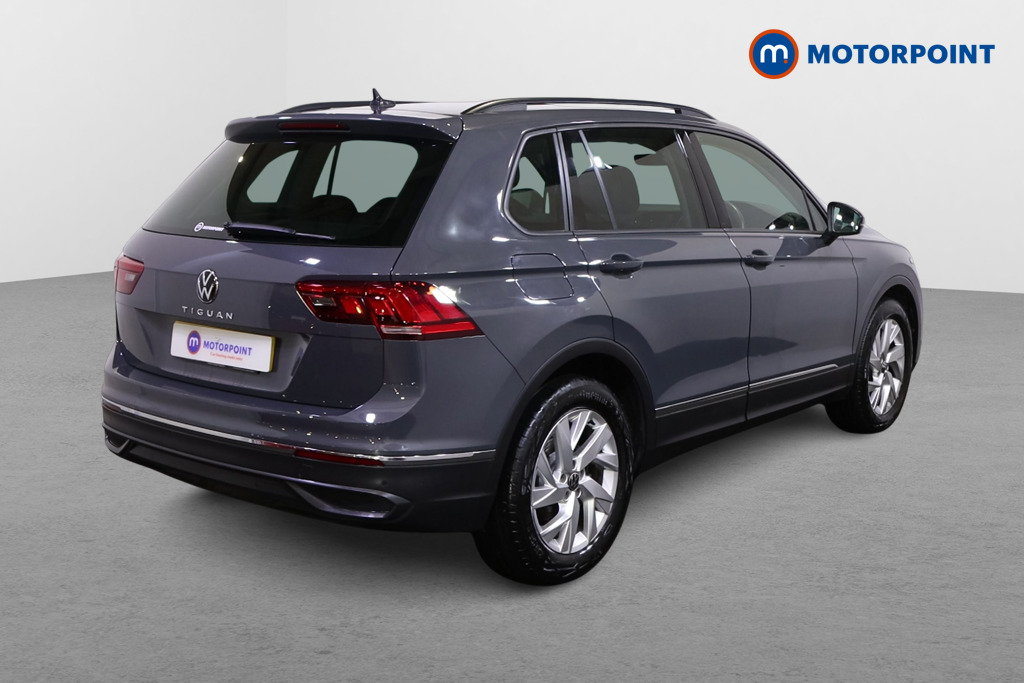 Volkswagen Tiguan Life Manual Petrol SUV - Stock Number (1503361) - Drivers side rear corner