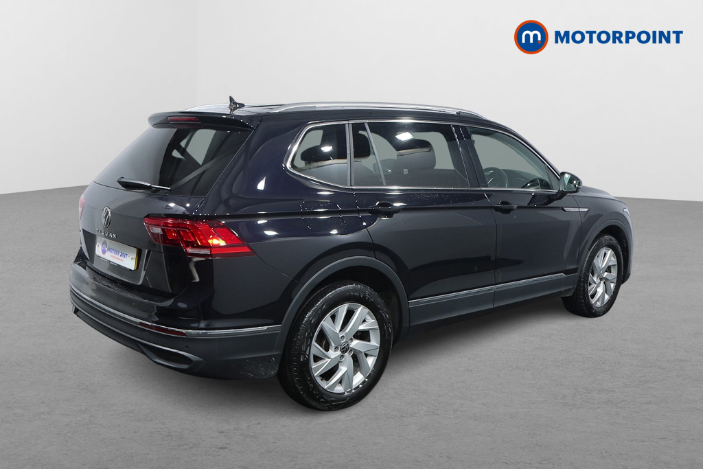 Volkswagen Tiguan Allspace Life Automatic Petrol SUV - Stock Number (1503409) - Drivers side rear corner