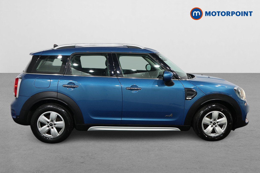 Mini Countryman Cooper Classic Manual Diesel SUV - Stock Number (1504568) - Drivers side