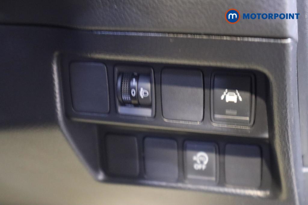 Nissan Qashqai N-Connecta Manual Petrol SUV - Stock Number (1491852) - 8th supplementary image