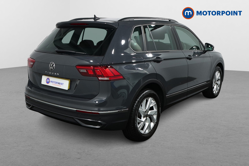 Volkswagen Tiguan Life Manual Petrol SUV - Stock Number (1500454) - Drivers side rear corner