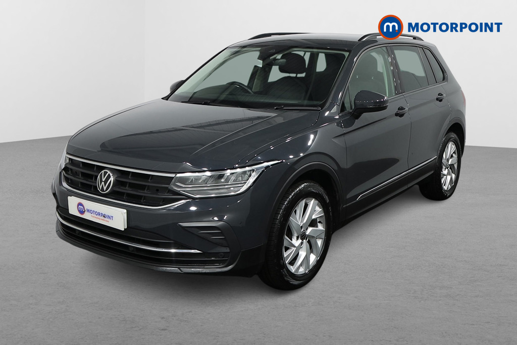 Volkswagen Tiguan Life Manual Petrol SUV - Stock Number (1500463) - Passenger side front corner