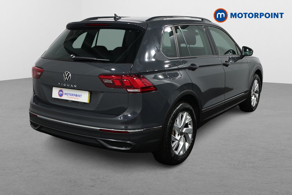 Volkswagen Tiguan Life Manual Petrol SUV - Stock Number (1500463) - Drivers side rear corner