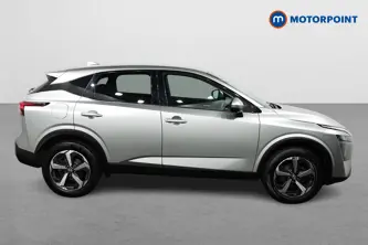 Nissan Qashqai N-Connecta Manual Petrol SUV - Stock Number (1500554) - Drivers side