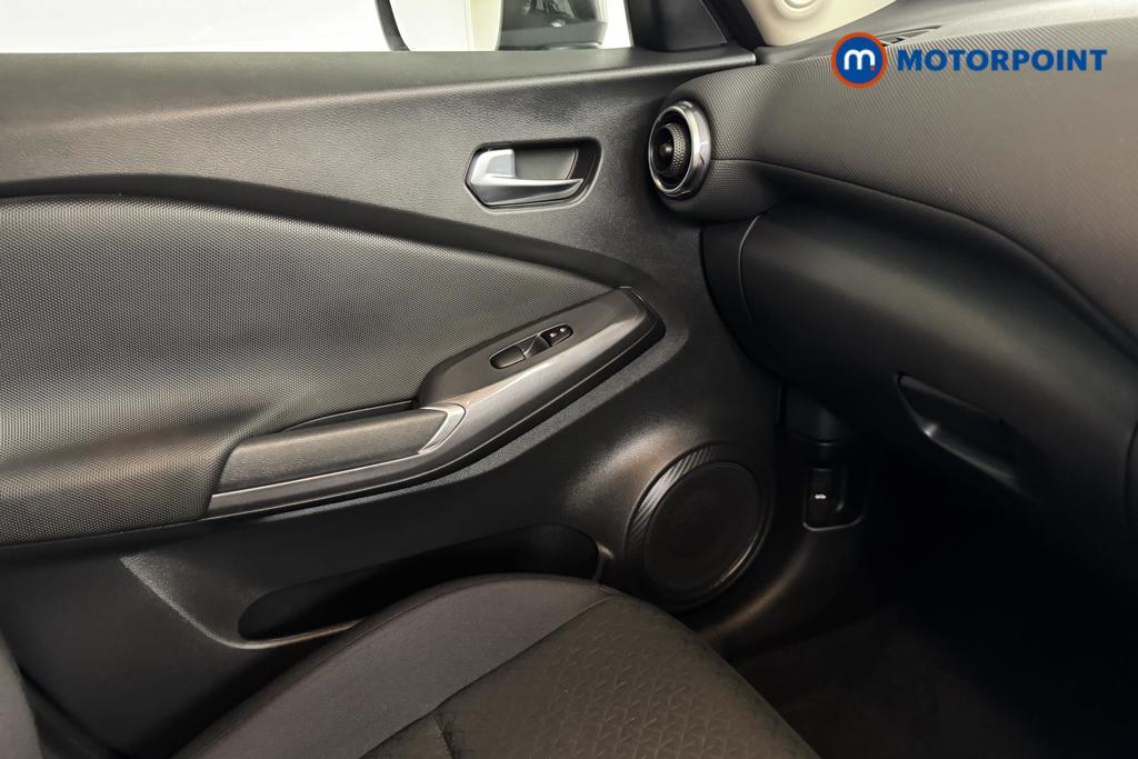 Nissan Juke Acenta Manual Petrol SUV - Stock Number (1496993) - 12th supplementary image