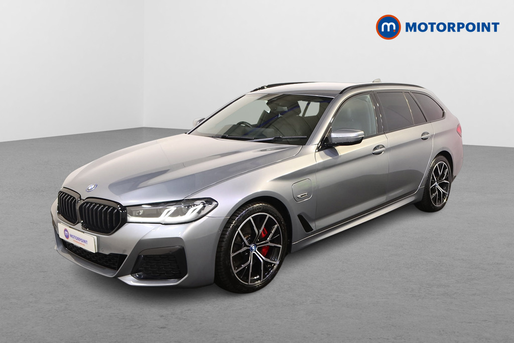 BMW 5 Series M Sport Automatic Petrol Plug-In Hybrid Estate - Stock Number (1498871) - Passenger side front corner