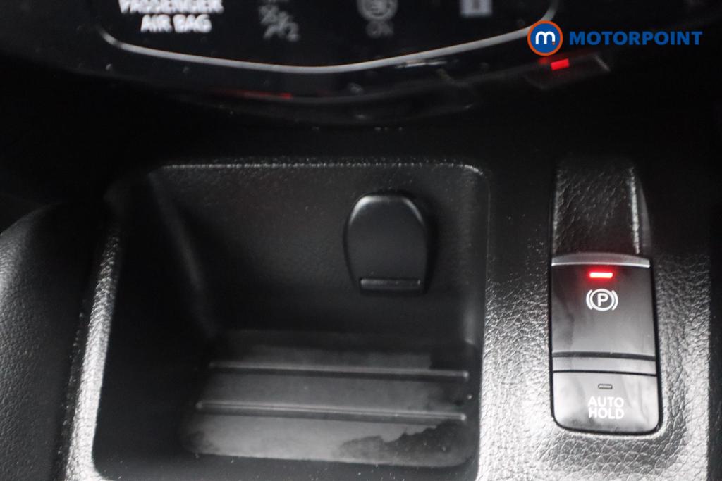 Nissan Qashqai N-Connecta Manual Petrol SUV - Stock Number (1497831) - 12th supplementary image