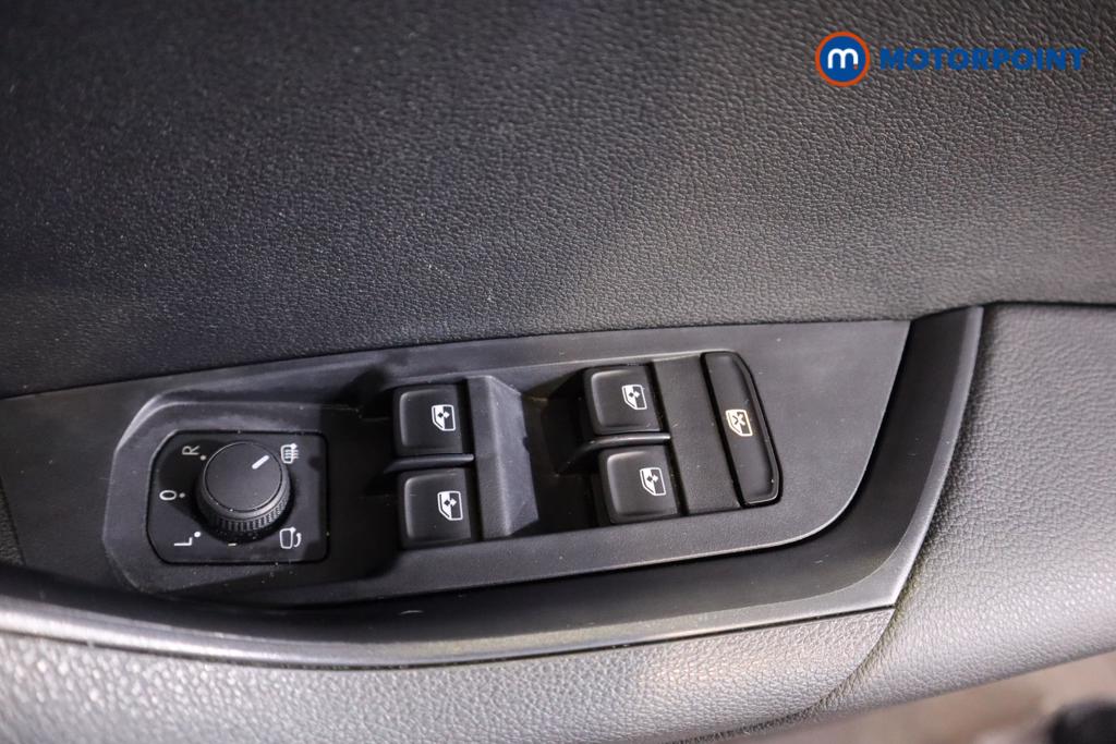 Skoda Karoq Se Drive Manual Petrol SUV - Stock Number (1500533) - 7th supplementary image