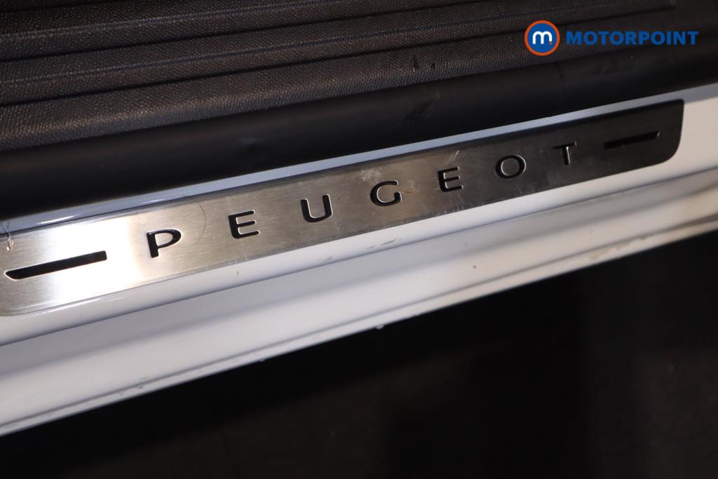 Peugeot 2008 GT Manual Petrol SUV - Stock Number (1502319) - 11th supplementary image