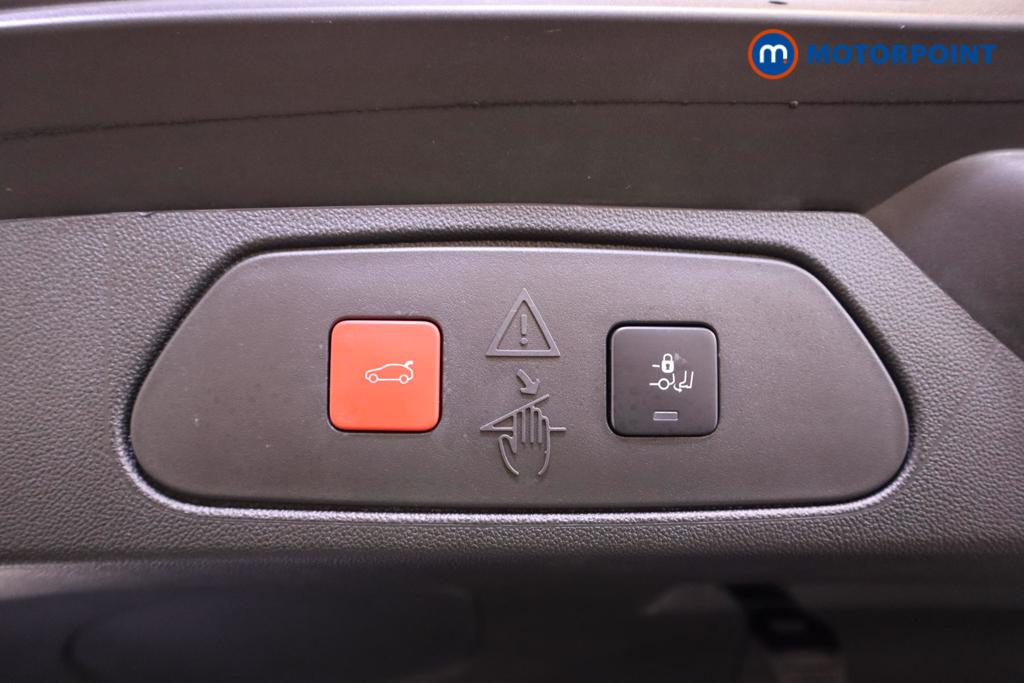 Vauxhall Grandland Ultimate Manual Petrol SUV - Stock Number (1499980) - 17th supplementary image